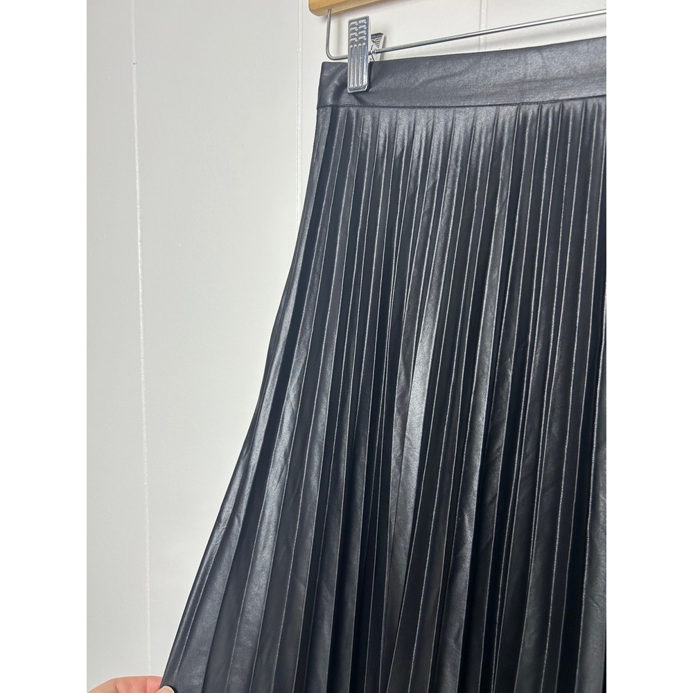 NEW Bardot Rada Pleat Skirt Black Faux Leather Midi Size 6 Retro‎ edgy statement - Picture 2 of 8